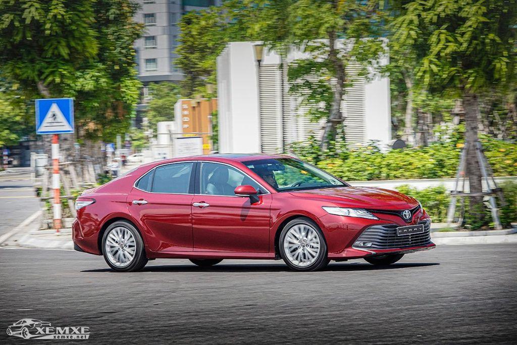 toyota-camry-2019