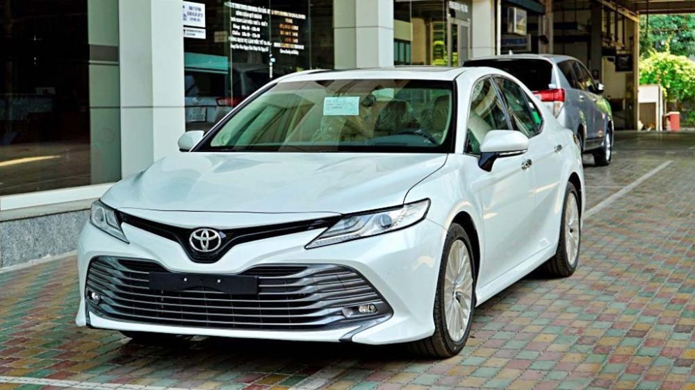 Đánh giá Toyota Camry 2021 – Thông số kỹ thuật, giá lăn bánh