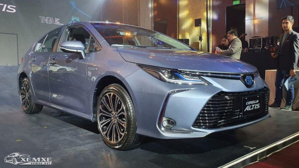 Đánh giá chi tiết xe Toyota Corolla Altis 2021: Thiết kế, vận hành, giá bán