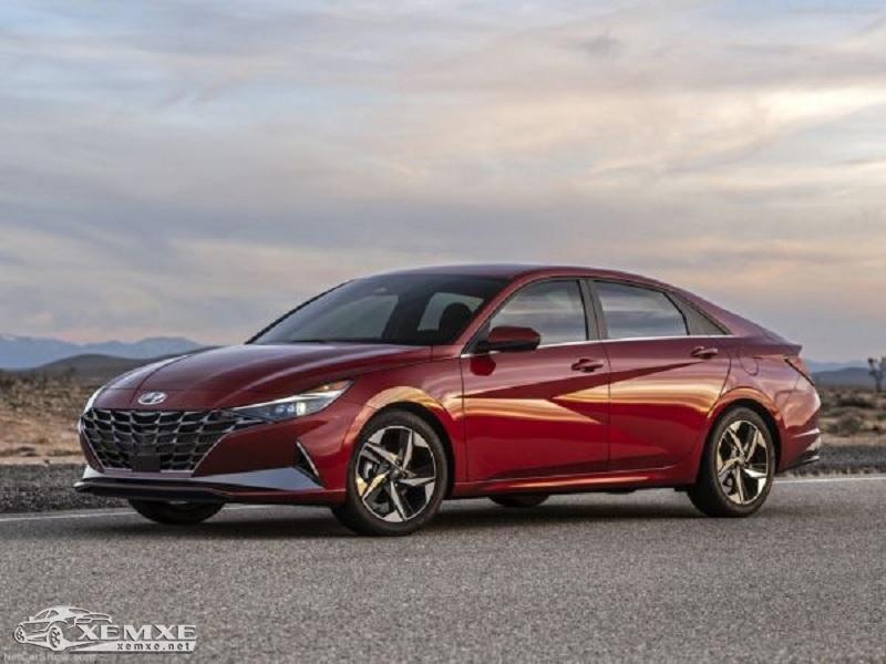 elantra-2022-gia-lan-banh